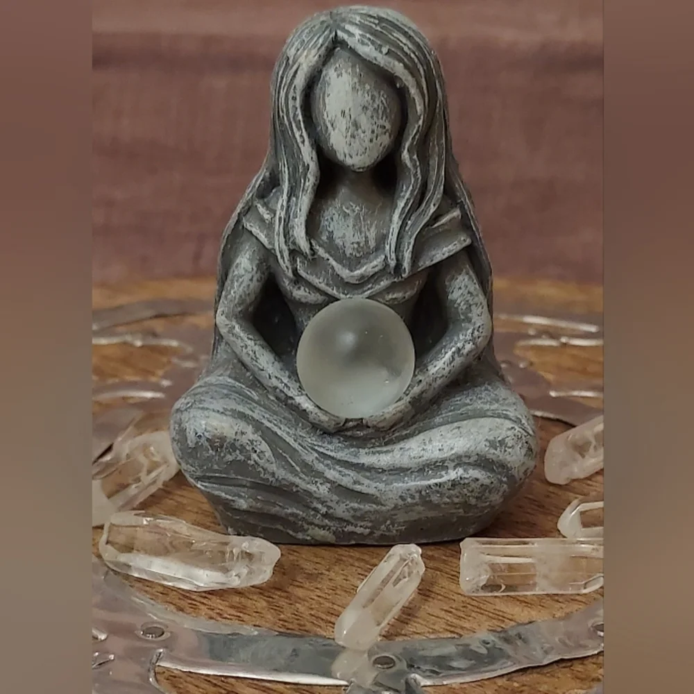 1 DAY SALE!!! Lunar Goddess Moon Goddess Witchy Woman Crystal Ball Magic Statue - Picture 7 of 13